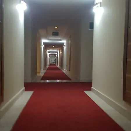 Apartment Gold
